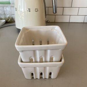 Glass berry holder x 2